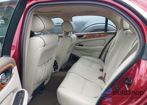 2007 Jaguar Xj Xj8 z USA, uszkodzony, nr VIN SAJWA71B47SH16855